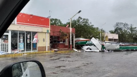 Hurac&aacute;n Grace deja sin luz a 180 mil personas en Quintana Roo