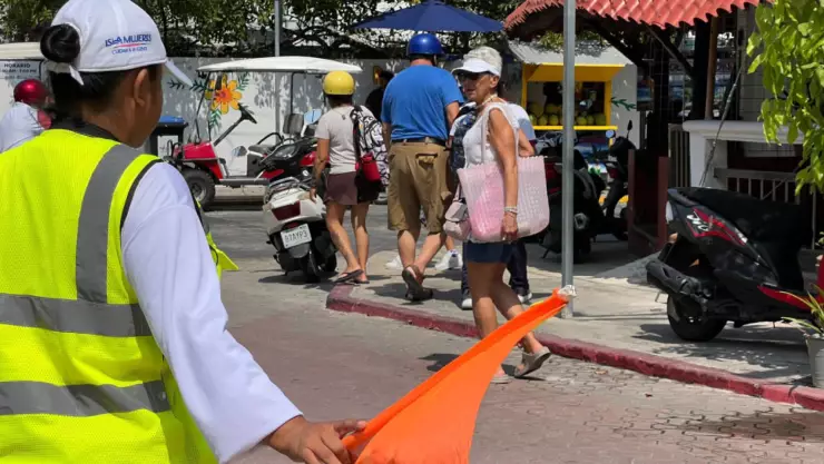 Buscan agilizar entrada y salida de las escuelas en Isla Mujeres