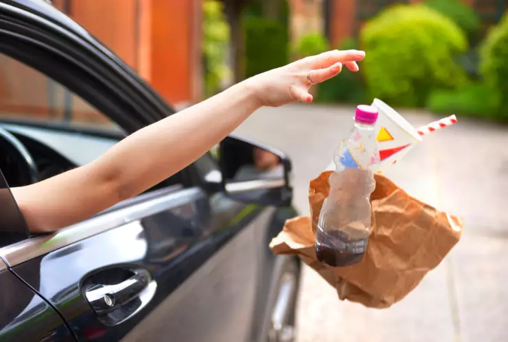 Imponen multas por tirar basura en la vía pública en Pachuca, Hidalgo.