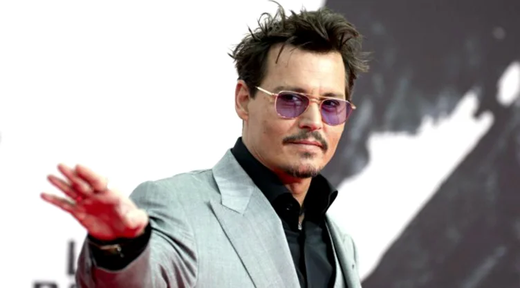 Johnny Depp bromea sobre matar al presidente