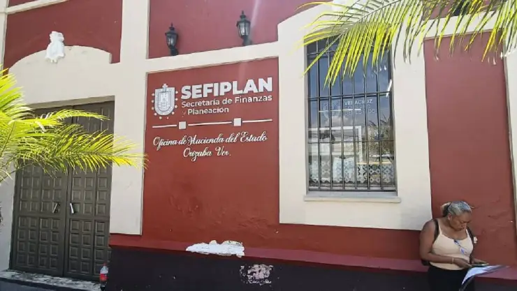 Deficiencias en oficinas de Hacienda generan inconformidad entre los veracruzanos