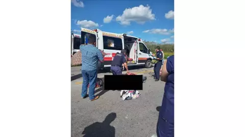 Fuerte accidente carretero en la Mérida-Motul deja dos fallecidos