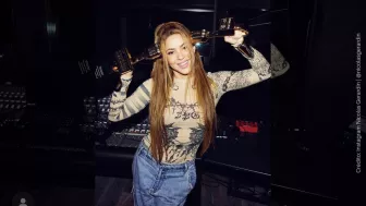 Shakira en el estudio.jpg