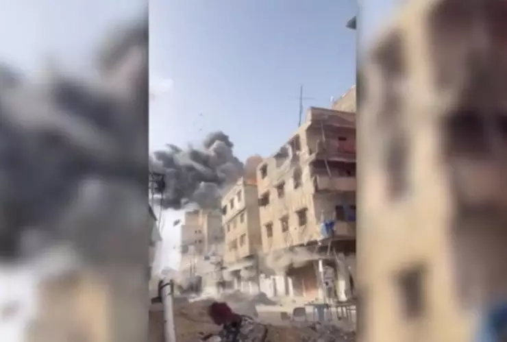momento-impacto-edificio-ataque-aéreo-israel–gaza-video