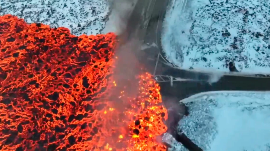 Lava de volcán de Islandia