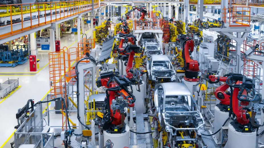 Producción automotriz retrocedió 9.1% en enero