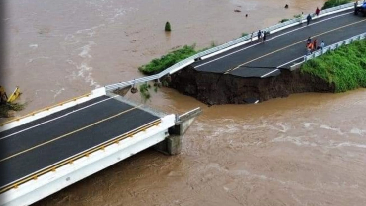 Tormenta tropical “John” causa severas inundaciones y deslaves en Michoacán | VIDEOS