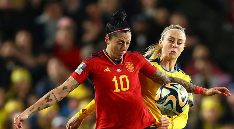 Jennifer Hermoso con la selección de España ante Suecia