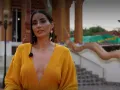 Paola combinó vestidos sensuales con atuendos más cómodos, permitiéndole moverse con libertad. Esta versatilidad fue clave para soportar las exigentes jornadas bajo el sol asiático.