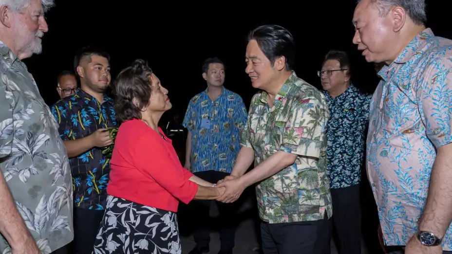 Gobernadora de Guam, Lou Leon, recibel al presidente de Taiwán, Lai Ching-te.