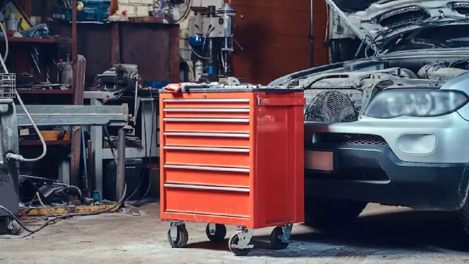 Ataque armado en taller mecánico de Tijuana deja un muerto