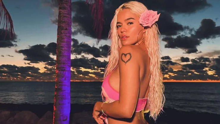 Karol g revela que está comprometida.jpg