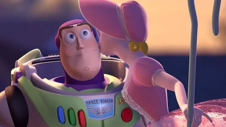 buzz se casaria en toy story 5