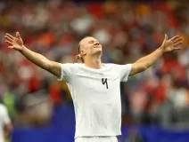 Erling Haaland festeja el pase de Noruega a los octavos de final del Mundial 2026.