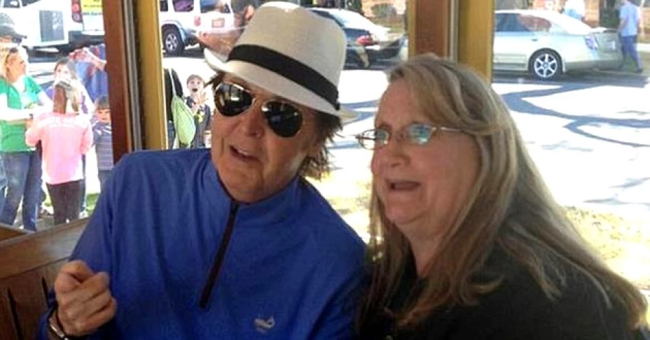 McCartney sorprendió a los viajeros