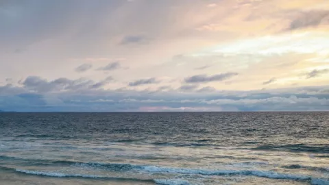 Olas altas en Playas de Tijuana