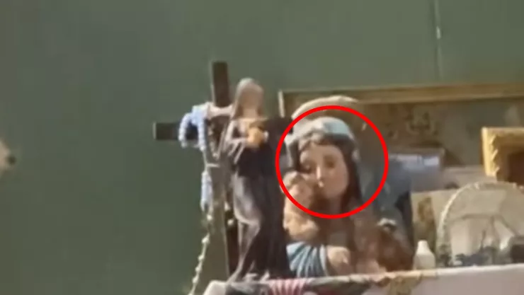 Captan figura de la Virgen moviendo la boca en la madrugada (Video)