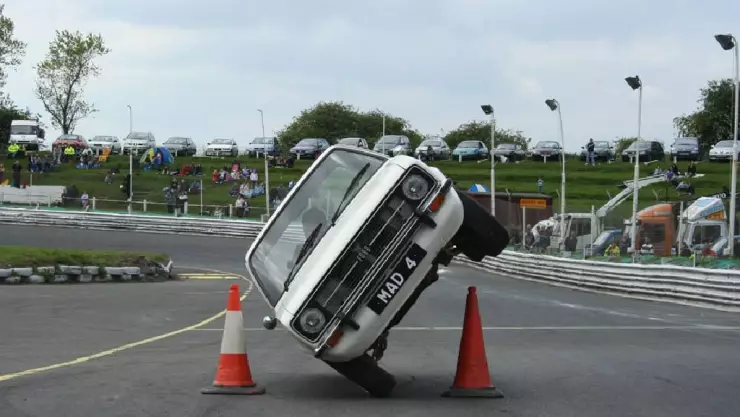 PORTADA Two-Wheeling’.jpg