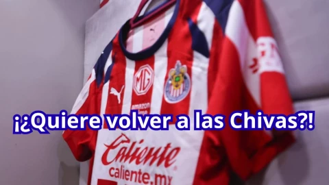 Jugador con la playera de Chivas