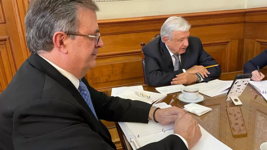 AMLO Harris3.jpg