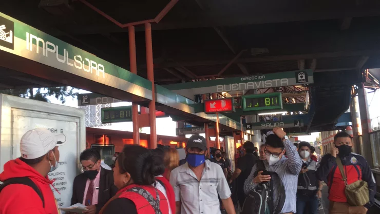 Muere mujer que se arrojó a vías de la estación Impulsora del Metro CDMX