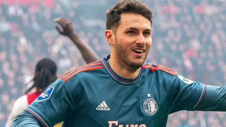 Futbolista Santiago Gimenez.