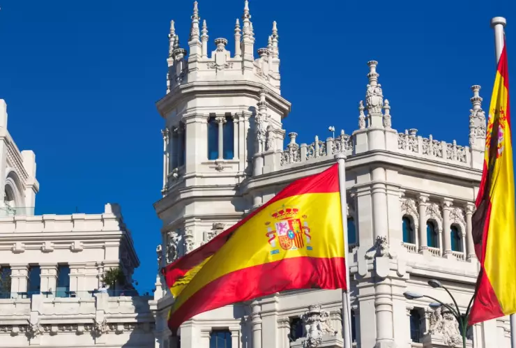 Puedes trabajar en España si cumples este perfil, con visa garantizada