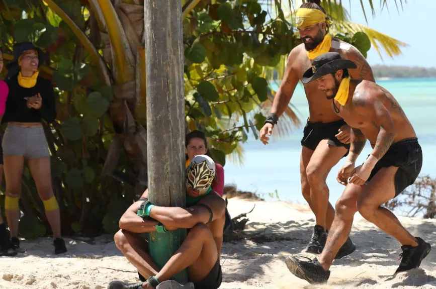 Siguiente enfrentamiento, Tigre Blanco contra John y Lobo.