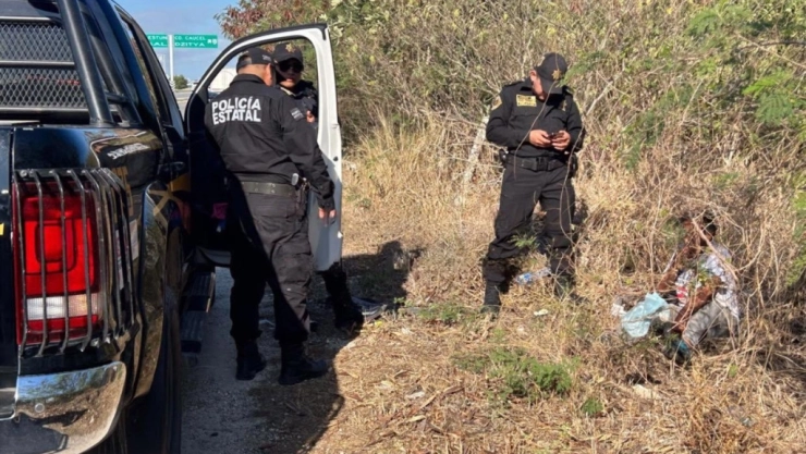Aparece hombre TIRADO en medio de la maleza y la policía va en su auxilio; ¿Quién es_Aparece hombre.jpg