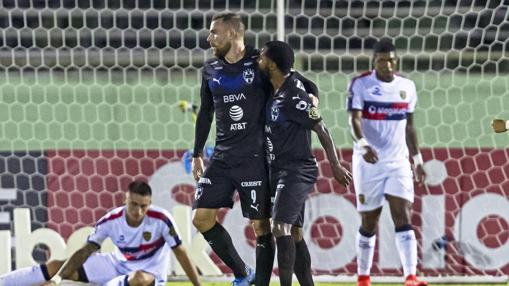 Rayados de Monterrey aplasta en la Concachampions
