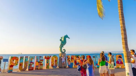 Puerto Vallarta resiste a dos frentes fríos; éste es su caluroso clima hoy 18 de noviembre