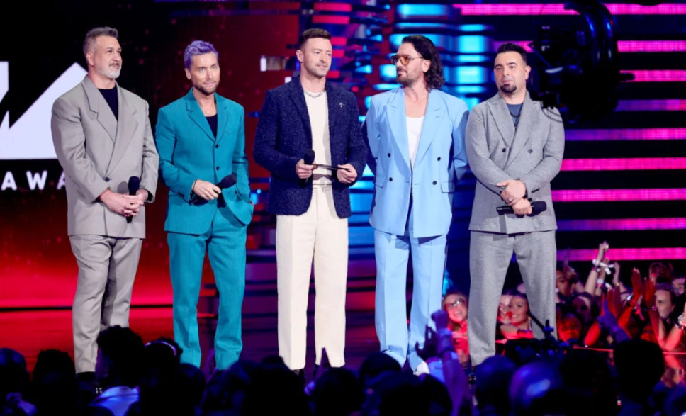 *NSYNC regresa con nueva música después de 20 años
