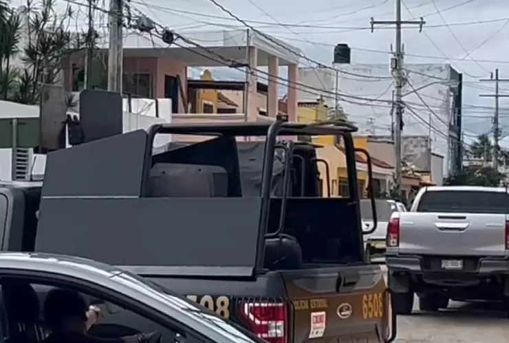 Movilización policiaca por presunta presencia de sustancias ilícitas en Residencial Pensiones