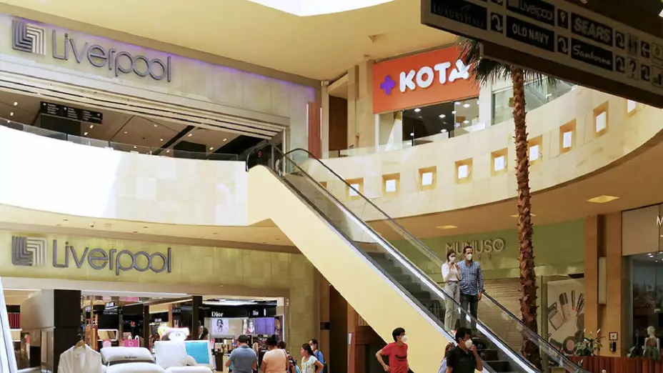 Gobierno capitalino evalúa abrir centros comerciales en febrero