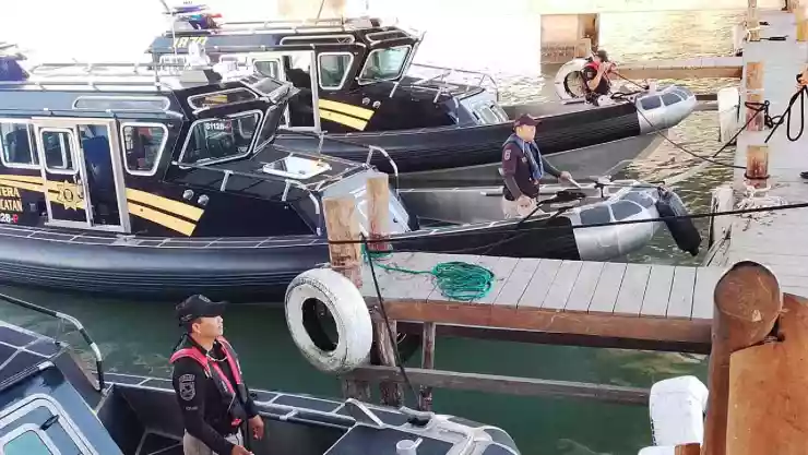 Continúan buscando a los 4 pescadores extraviados en el mar