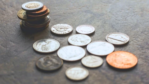 Por qué poner una moneda en la puerta principal de tu casa, según el Feng Shui.jpg