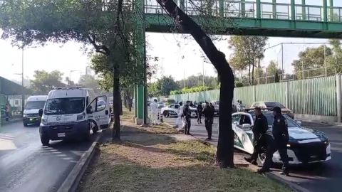 Encuentran cuerpo de joven suspendido en un puente peatonal de la calzada Zaragoza