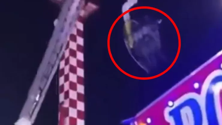 VIDEO | ¡IMÁGENES SENSIBLES! Captan el momento exacto de accidente en pleno juego mecánico; reportan múltiples heridos