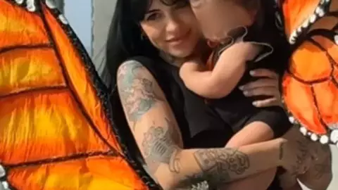 Cazzu comparte fotografía con Inti en Halloween