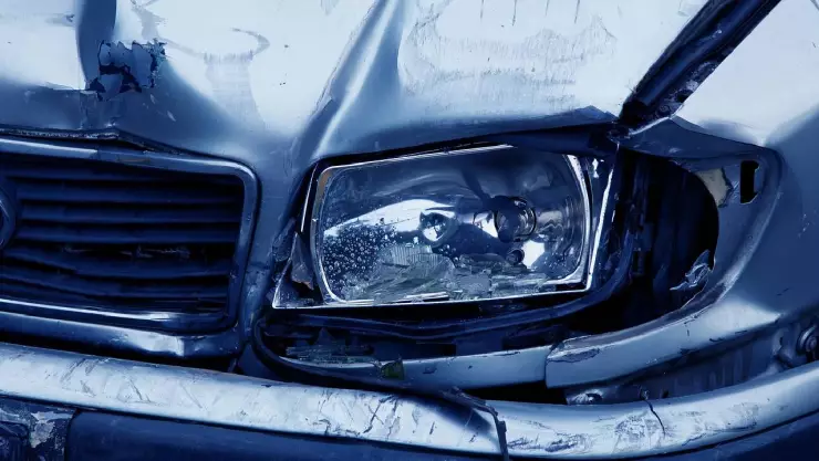 Pareja originaria de Guanajuato muere tras chocar con tráiler; sus dos hijos menores lesionados