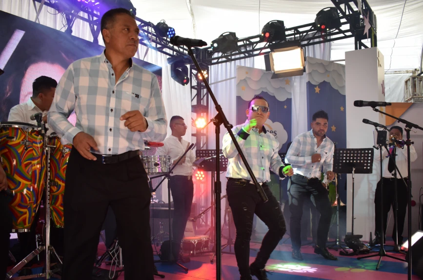 ORQUESTA CON KLA-C