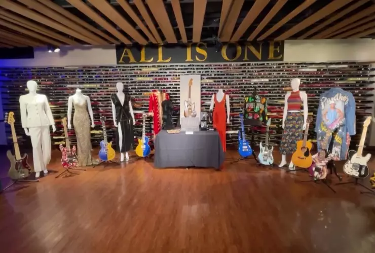 Entre el 10 y 11 de noviembre, la casa de subastas Julien’s Auction permitirá a los melómanos adquirir objetos de Lennon, Kurt Cobain y Amy Winehouse, entre otros.