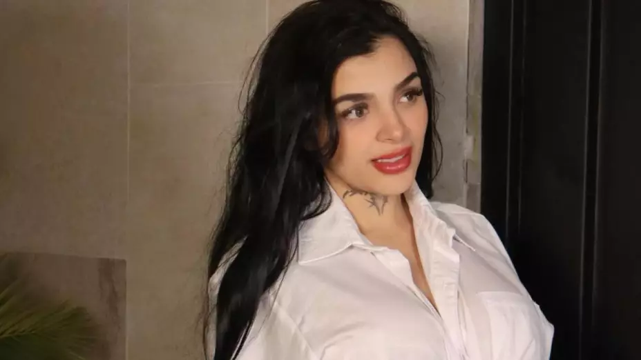 Jhon Echeverry revela su primera foto con Karely Ruiz