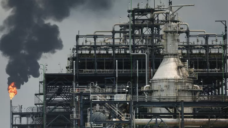 AIE libera 400 millones de barriles de petróleo de sus reservas de emergencia