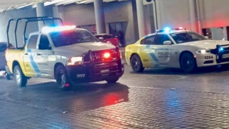 Sicarios acribillan a un hombre afuera de un bar en Monterrey