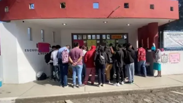 Profesor es separado de su puesto por pedir Packs en Veracruz