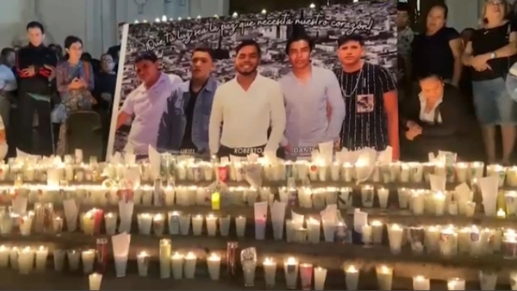 Vigilia por los 5 jovenes desaparecidos.jpg