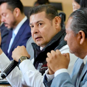 Foto de Alejandro Armenta, gobernador de Puebla.