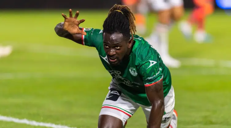 Aké Loba festeja el tanto contra Fc Juárez