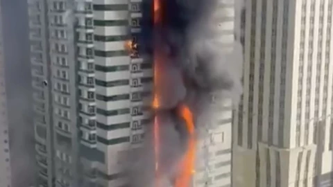 incendio-rascacielos-dubai-evacuan-a-miles-torre-tigre-video